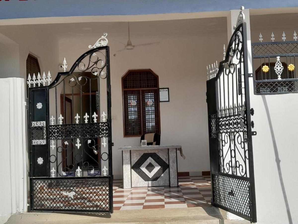 Rani Palace Khajurāho Extérieur photo